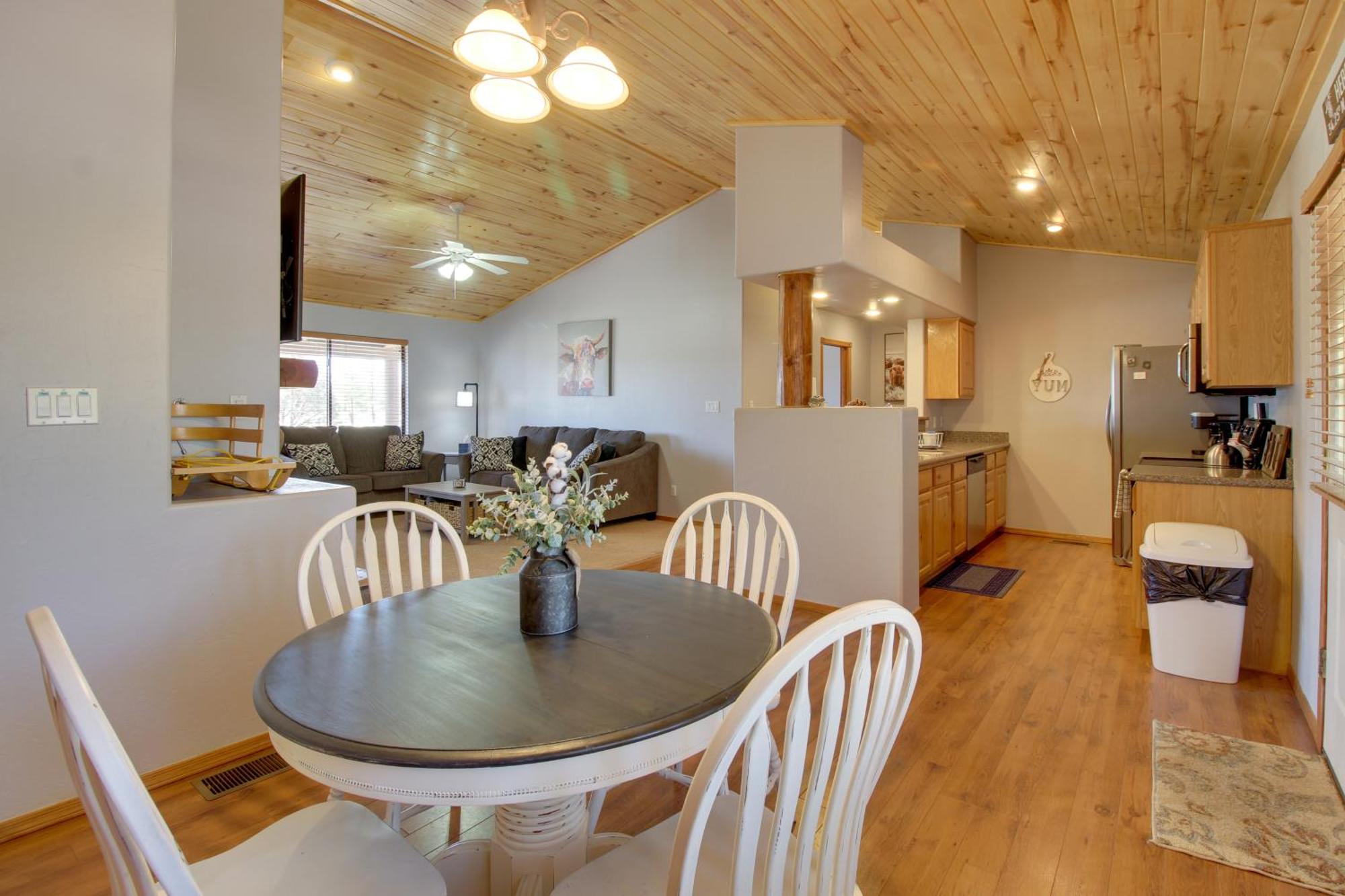 Overgaard Cabin Near Sitgreaves National Forest! Екстериор снимка